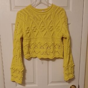 Zara Sz S,  Soft Yellow, Popcorn Weave, Crop Sweater. New Condition